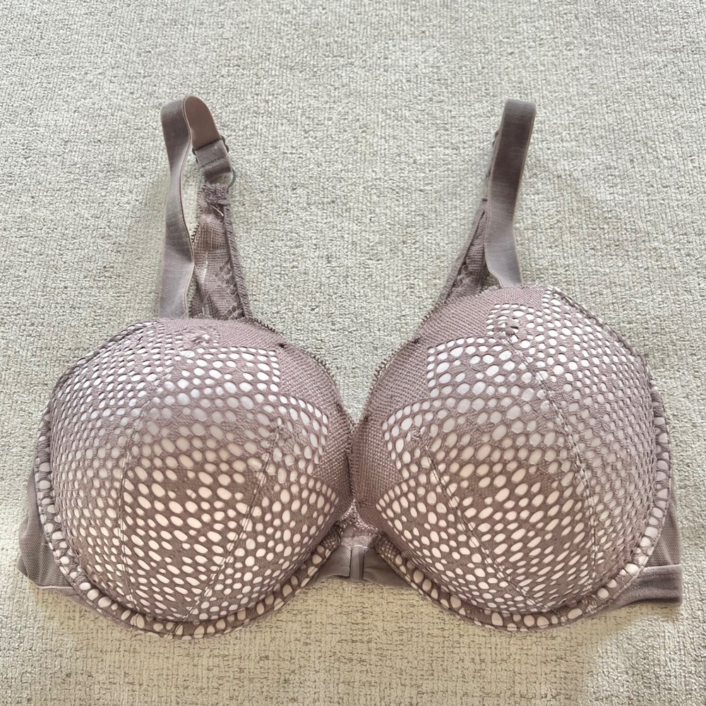 Victorias Secret Very Sexy Push-Up Bra 36DD Mauve Lace Front Close Racerback